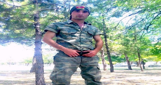HAKKARİ’NİN ŞEMDİNLİ İLÇESİNİN ORTAKLAR KÖYÜ’NDEKİ KARAKOLA BAĞLI HAPUST TEPE ÜS BÖLGESİNE SALDIRAN PKK’LI TERÖRİSTLERLE ÇIKAN ÇATIŞMADA 25 YAŞINDAKİ PİYADE KOMANDO AYHAN ERDOĞAN ŞEHİT DÜŞTÜ. (AKİF YAMAN - SERKAN ARAT/BARTIN-İHA)