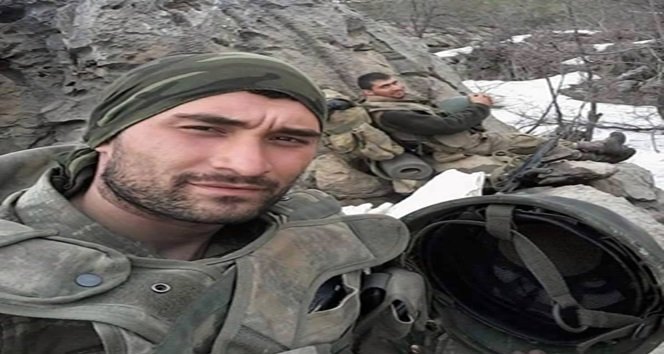 HAKKARİ’NİN ŞEMDİNLİ İLÇESİNİN ORTAKLAR KÖYÜ’NDEKİ KARAKOLA BAĞLI HAPUST TEPE ÜS BÖLGESİNE SALDIRAN PKK’LI TERÖRİSTLERLE ÇIKAN ÇATIŞMADA 25 YAŞINDAKİ PİYADE KOMANDO AYHAN ERDOĞAN ŞEHİT DÜŞTÜ. (AKİF YAMAN - SERKAN ARAT/BARTIN-İHA)