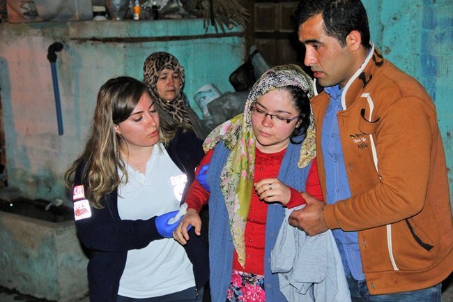 HAKKARİ’NİN ŞEMDİNLİ İLÇESİNİN ORTAKLAR KÖYÜ’NDEKİ KARAKOLA BAĞLI HAPUST TEPE ÜS BÖLGESİNE SALDIRAN PKK’LI TERÖRİSTLERLE ÇIKAN ÇATIŞMADA 25 YAŞINDAKİ PİYADE KOMANDO AYHAN ERDOĞAN ŞEHİT DÜŞTÜ. ŞEHİDİN İKİZ KARDEŞİ REYHAN SİNİR KRİZİ GEÇİRDİ. (AKİF YAMAN - SERKAN ARAT/BARTIN-İHA)