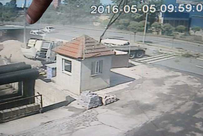 KDZ. EREĞLİ'DE Kİ TIR KAZASI SANİYE SANİYE GÜVENLİK KAMERALARINA YANSIDI. (VEDAT KILIÇ/ZONGULDAK-İHA)