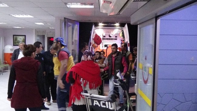 ASKER UĞURLAMASINDA KAN AKTI: 2 YARALI