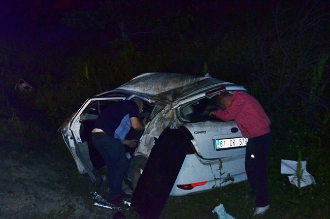 ÇAYCUMA'NIN AKYAMAÇ KÖYÜ MEVKİİNDE MEYDANA GELEN TRAFİK KAZASINDA 1 KİŞİ YARALANDI. (EMRAH YILDIZ/ZONGULDAK-İHA)
