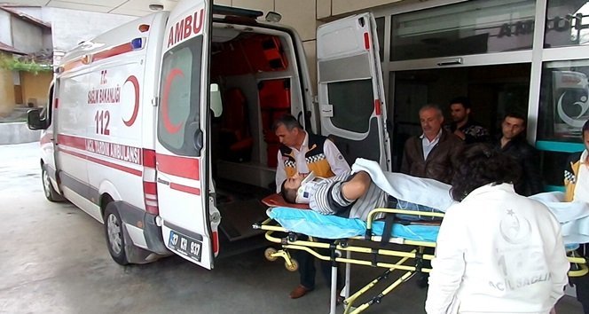 KÖPEKLERİN SALDIRDIĞI MOTOSİKLET SÜRÜCÜSÜ UÇURUMA YUVARLANDI