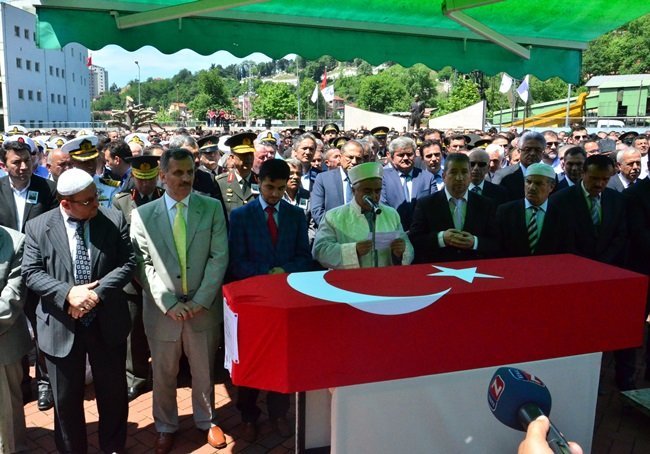 HAKKARİ YÜKSEKOVA’DA ŞEHİT DÜŞEN PİYADE UZMAN ÇAVUŞ TUNAHAN KARTAL’I SON YOLCULUĞUNDA BİNLER UĞURLADI. (ONUR ALTINDAĞ - SERTAÇ ÖZDEMİR/ZONGULDAK-İHA)