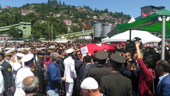 HAKKÂRİ YÜKSEKOVA’DA ŞEHİT DÜŞEN PİYADE UZMAN ÇAVUŞ TUNAHAN KARTAL’I SON YOLCULUĞUNA BİNLER UĞURLADI. (ÖMER TEKCAN - ONUR ALTINDAĞ - SERTAÇ ÖZDEMİR/ZONGULDAK-İHA)