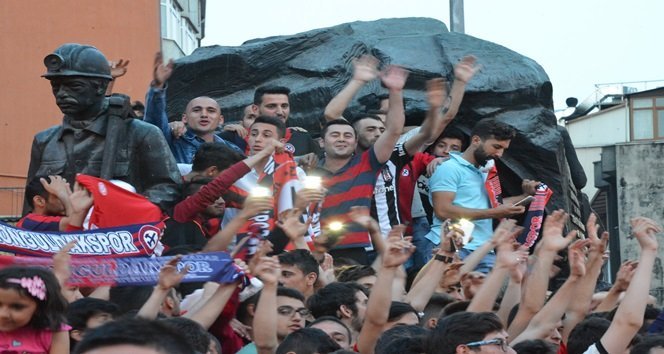 ZONGULDAK’TA ŞAMPİYONLUK KUTLAMALARI