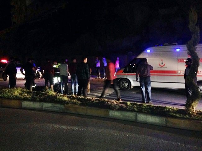 YOL ÜZERİNDE BULUNAN KASİS KAZAYA SEBEP VERDİ ( ERTUĞRUL YÜKSEL/ ZONGULDAK-İHA) (ERTUĞRUL YÜKSEL/ZONGULDAK-İHA)