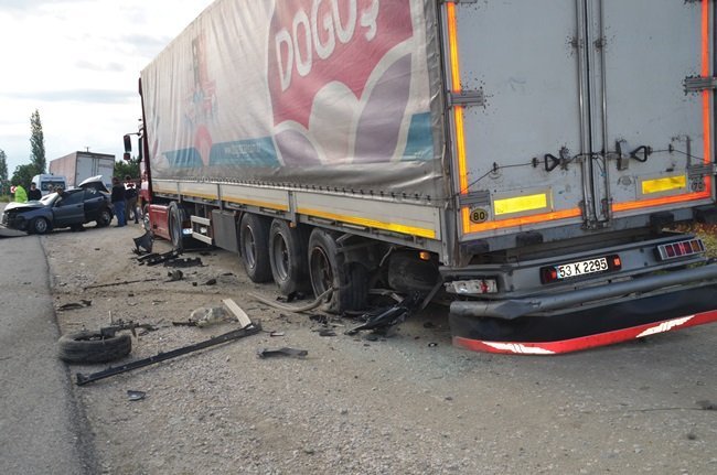 KASTAMONU'NUN TOSYA İLÇESİNDE MEYDANA GELEN TRAFİK KAZASINDA 2 KİŞİ HAYATINI KAYBETTİ, 2 KİŞİ AĞIR YARALANDI. (SEDAT AĞACIKOĞLU/KASTAMONU-İHA)