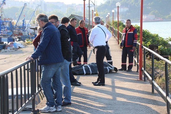 ZONGULDAK'IN EREĞLİ İLÇESİNDE, SABAHA KARŞI EVİNDEN ÇIKARAK ORTADAN KAYBOLAN KADININ DENİZDE CESEDİ BULUNDU. (VEDAT KILIÇ/ZONGULDAK-İHA)