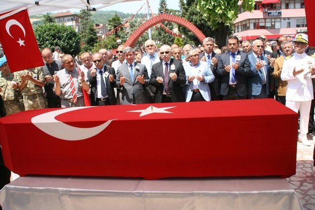 KILINAN CENAZE NAMAZININ ARDINDAN ŞEHİDİN NAAŞI YILANLICAKUZ KÖYÜNE GÖTÜRÜLDÜ. (FİKRİ ERDEM - ONUR ALTINDAĞ - SERTAÇ ÖZDEMİR/ZONGULDAK-İHA)