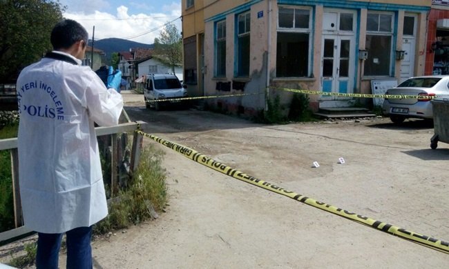 KASTAMONU'DA ALACAK VERECEK YÜZÜNDEN ÇIKAN KAVGADA BİR KİŞİ BIÇAKLANARAK ÖLDÜ. (SERKAN YILMAZ/KASTAMONU-İHA)