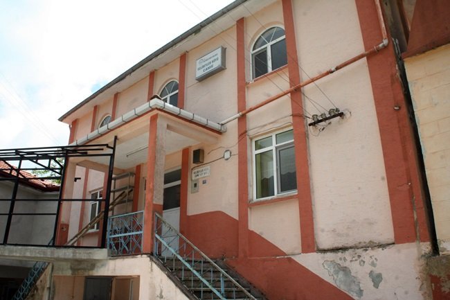 ZONGULDAK'IN DEVREK İLÇESİNE BAĞLI VELİBEYLER KÖYÜNDE YIKILMA TEHLİKESİ İLE KARŞI KARŞIYA OLAN CAMİ İÇİN VATANDAŞLAR YETKİLİLERE ÇAĞRIDA BULUNDU. (FİKRİ ERDEM/ZONGULDAK-İHA)