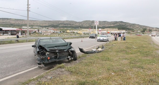 TRAFİK KAZASI: 1 YARALI