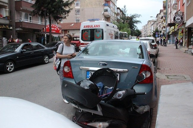 ZONGULDAK'IN EREĞLİ İLÇESİNDE SURİYELİ KÜÇÜK KIZA HAFİF TİCARİ KAMYONET ÇARPTI. (VEDAT KILIÇ/ZONGULDAK-İHA)