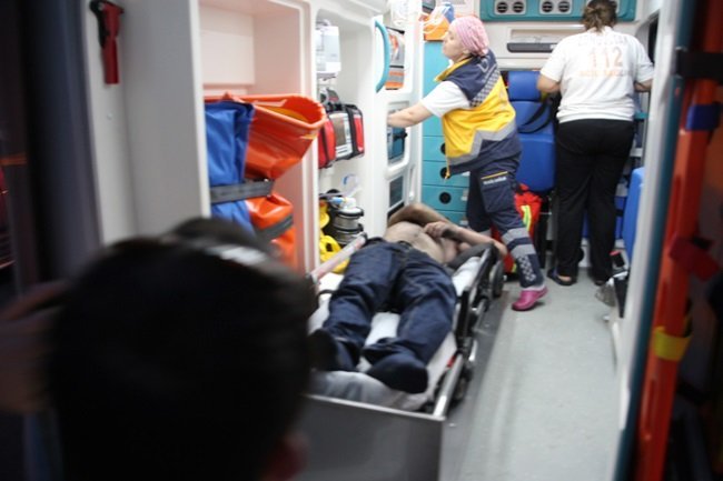 KDZ. EREĞLİ'DE DÖRT KATLI BİNANIN ÜÇÜNCÜ KATINDA ÇIKAN YANGINDA MAHSUR KALAN HALİT KALAY KALDIRILDIĞI HASTANEDE HAYATINI KAYBETTİ. (VEDAT KILIÇ/ZONGULDAK-İHA)