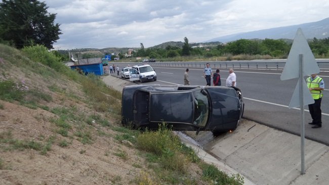 KASTAMONU'NUN TOSYA İLÇESİNDE D-100 KARAYOLU’NDA MEYDANA GELEN TRAFİK KAZASINDA 1 KİŞİ YARALANDI. (SEDAT AĞACIKOĞLU/KASTAMONU-İHA)
