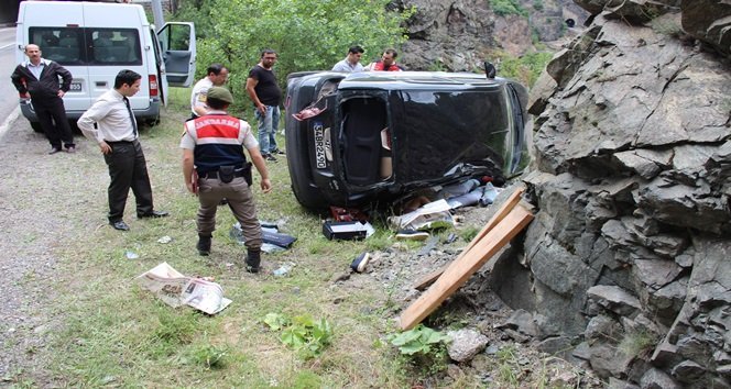 KARABÜK EMNİYET MÜDÜRLÜĞÜ’NE BAĞLI ÇEVİK KUVVET MÜDÜRLÜĞÜ’NDE GÖREVLİ İKEN TERÖRLE MÜCADELE KAPSAMINDA CİZRE’DE GÖREVLİ BULUNAN POLİS MEMURU RAMAZAN ÖDEMİŞ, ÜNİVERSİTE SINAVI İÇİN GELDİĞİ KARABÜK’TE TRAFİK KAZASINDA HAYATINI KAYBETTİ. (YASİN ERDEM/KARABÜK-İHA)