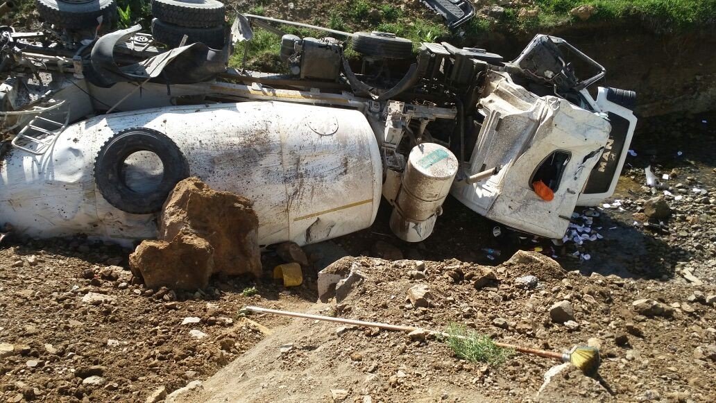 BETON MİKSERİ DEREYE UÇTU