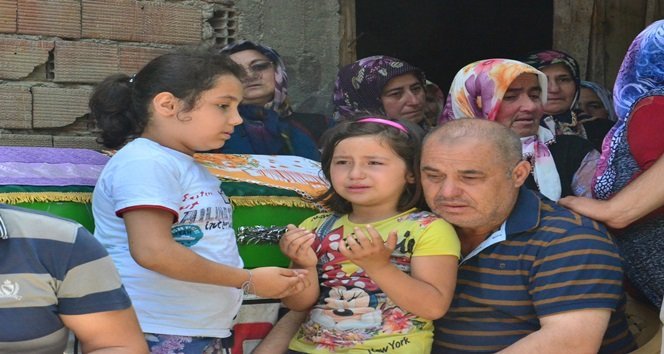 CİNAYETE KURBAN GİDEN ANNELERİNE GÖZYAŞLARI İLE VEDA ETTİLER