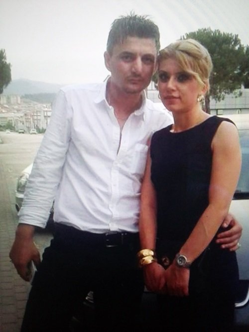 MURAT BERBER'DEN GERİYE EŞİ DİLEK BERBER İLE ÇEKTİRDİĞİ HATIRA FOTOĞRAFI KALDI. (ONUR ALTINDAĞ - SERTAÇ ÖZDEMİR/ZONGULDAK-İHA)