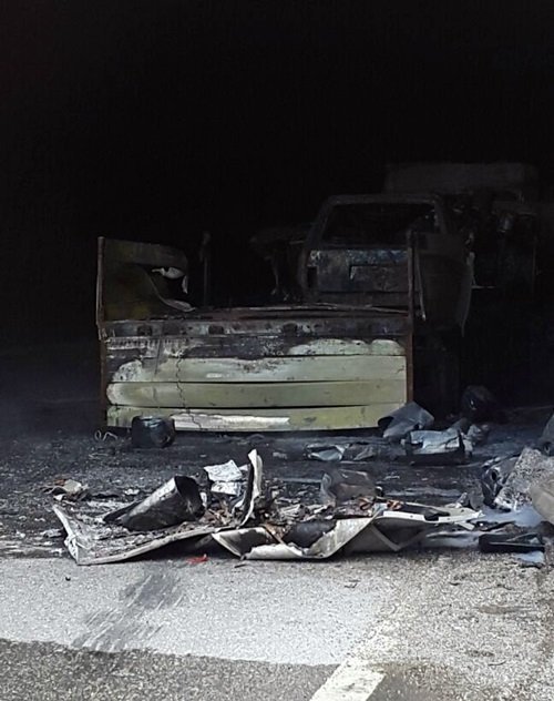 BOLU’NUN MENGEN İLÇESİNDE TİNER YÜKLE TIR’IN BARİYERE ÇARPMASI SONUCU 5 KİŞİ YANARAK HAYATINI KAYBETTİ. TIR’IN DORSESİNE YÜKLENEN OTOMOBİLDE SEYAHAT EDEN İKİ KİŞİ DE YARALANDI. (FİKRİ ERDEM - SERTAÇ ÖZDEMİR - SÜLEYMAN KARAMAN/ZONGULDAK-İHA)