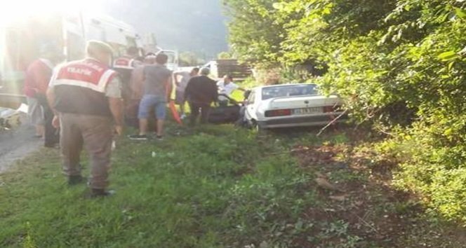 KASTAMONU'DA MEYDANA GELEN TRAFİK KAZASINDA BİR KİŞİ HAYATINI KAYBETTİ. (MEHMET SALMAN/KASTAMONU-İHA)