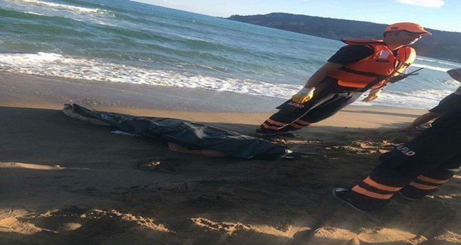 BARTIN'DA GİRDİĞİ DENİZDE DALGALARA KAPILARAK KAYBOLAN MUSTAFA ÇELİK'İN CESEDİ BULUNDU. (MUSTAFA KURT/BARTIN-İHA)