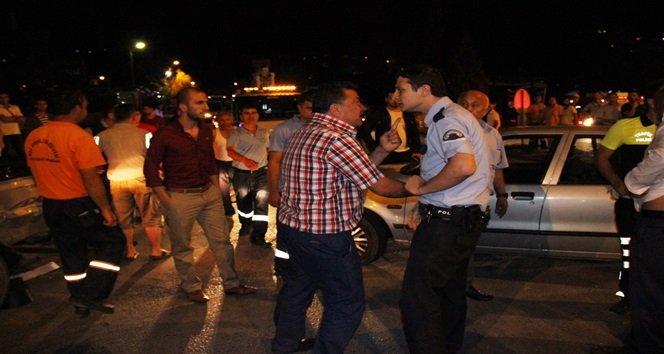 Alkollü sürücü ve 3 arkadaşı gazetecilere tekme tokat saldırdı