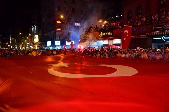 ZONGULDAK PLATFORMU TARAFINDAN MADENCİ ANITI ÖNÜNDE “DEMOKRASİ NÖBETİ” PROGRAMI KAPSAMINDA PROGRAM DÜZENLENDİ. (ONUR ALTINDAĞ - SERTAÇ ÖZDEMİR/ZONGULDAK-İHA)