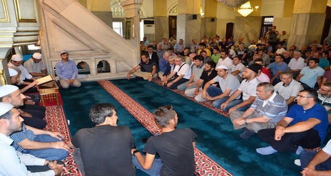 BEÜ Demokrasi şehitleri anısına mevlit okuttu