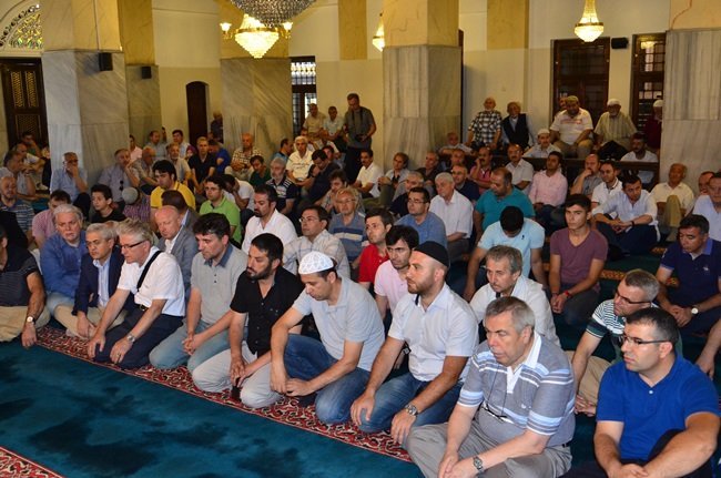BEÜ TARAFINDAN DEMOKRASİ ŞEHİTLERİNE VEFA PROGRAMI KAPSAMINDA MEVLİT OKUTTU. (SERTAÇ ÖZDEMİR/ZONGULDAK-İHA)