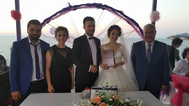 ZONGULDAK’TA ÖZEL BİR İNŞAAT FİRMASINDA ÇALIŞAN İNŞAAT MÜHENDİSİ ORÇUN AYDIN (28) HAYATINI, GÖBÜ İLKOKULU ÖĞRETMENİ ELİF ÜNVER (27) İLE BİRLEŞTİRDİ. (İHA/ZONGULDAK-İHA)