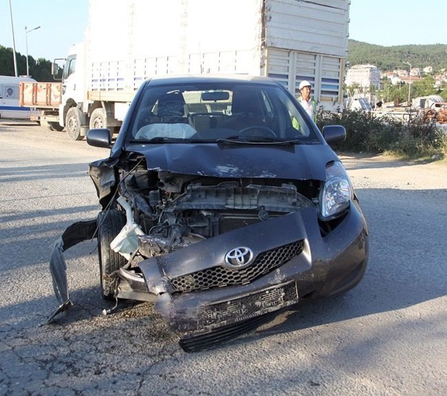 KASTAMONU’DA İKİ OTOMOBİLİN ÇARPIŞMASI SONUCU 2’Sİ ÇOCUK 7 KİŞİ YARALANDI. (VEDAT YUNUS İKİZOĞLU/KASTAMONU-İHA)