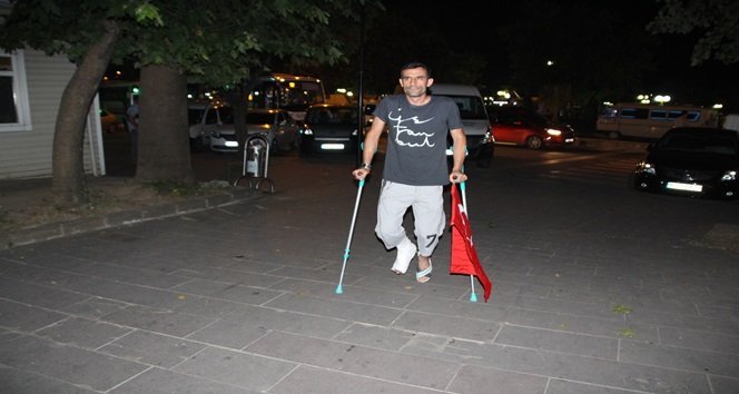 Tankın üzerinde darbeye karşı duran vatandaş o anları anlattı