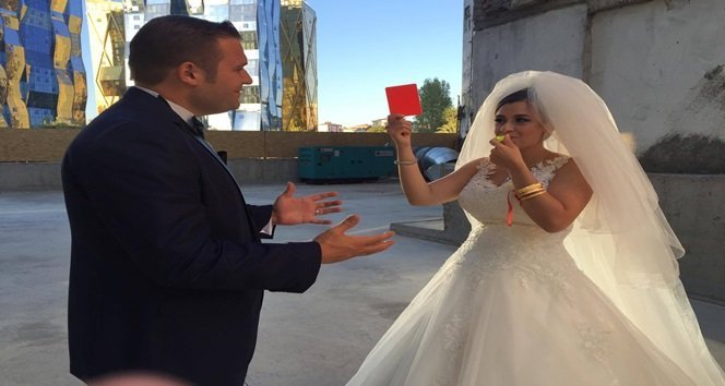 Gelinden, damada kırmızı kart