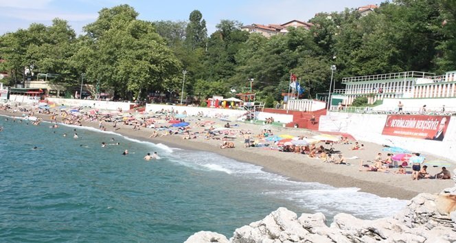 Halk Sağlığı yetkilileri vatandaşları uyardı: “Öğle sıcağında zorda kalmadıkça dışarı çıkmayın”