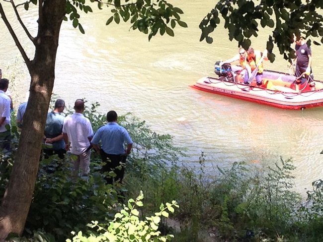 BARTIN’DA YAŞAYAN YAŞLI ADAM, AĞACA ASTIĞI İNTİHAR NOTUNUN ARDINDAN IRMAĞA ATLAYARAK İNTİHAR ETTİ. (AKİF YAMAN/BARTIN-İHA)
