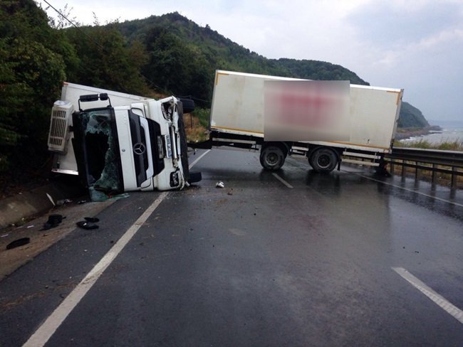 ZONGULDAK'IN ALAPLI İLÇESİNDE MEYDANA GELEN TRAFİK KAZASINDA 1 KİŞİ YARALANDI. (ERTUĞRUL YÜKSEL/ZONGULDAK-İHA)