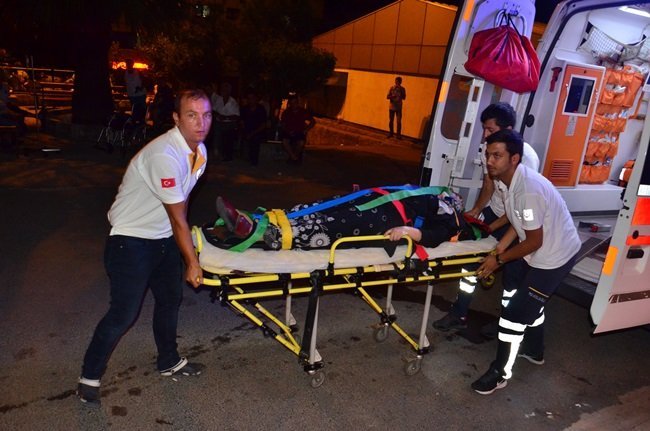 ZONGULDAK ANKARA KARAYOLU ÜZERİNDE KAZA MEYDANA GELDİ. KAZADA 1 KİŞİ YARALANDI. (SERTAÇ ÖZDEMİR/ZONGULDAK-İHA)