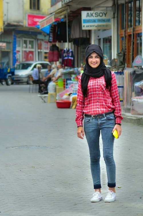 KDZ. EREĞLİ'DE 21 YAŞINDAKİ GENÇ KIZ APARTMANIN 5. KATINDAN KENDİSİNİ ATARAK İNTİHAR ETTİ. (VEDAT KILIÇ/ZONGULDAK-İHA)