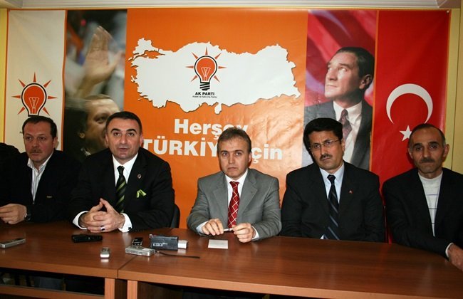 AK PARTİLİ KDZ. EREĞLİ ESKİ BELEDİYE BAŞKANI MURAT SESLİ 2009 YILINDA AK PARTİ GENEL MERKEZİ TARAFINDAN İSMİ YENİDEN ADAY OLARAK AÇIKLANDIKTAN BİR HAFTA SONRA TUTUKLANMIŞTI. (VEDAT KILIÇ/ZONGULDAK-İHA)