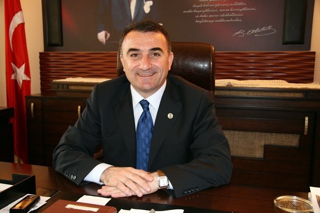 AK PARTİLİ KDZ. EREĞLİ BELEDİYESİ ESKİ BAŞKANI MURAT SESLİ'NİN(FOTOĞRAFTAKİ) AVUKATI GÖKHAN YARDIMCI, MÜVEKKİLİNE FETÖ TERÖR ÖRGÜTÜNÜN KUMPAS KURARAK TUTUKLATTIĞINI VE 2009 YILINDA YAPILAN YEREL SEÇİMLERE GİRMESİNİ ENGELLEDİĞİNİ SÖYLEDİ. (VEDAT KILIÇ/ZONGULDAK-İHA)