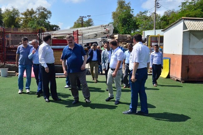 AK PARTİ ZONGULDAK MİLLETVEKİLLERİ ZONGULDAK KEMAL KÖKSAL ŞEHİR STANDINDA İNCELEMELERDE BULUNDU. (SERTAÇ ÖZDEMİR/ZONGULDAK-İHA)