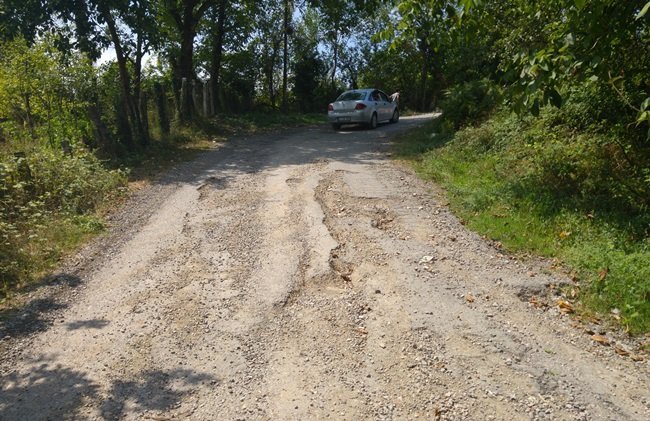 KDZ. EREĞLİ İLÇESİNE BAĞLI HASBEYLER KÖYÜ'NDE VATANDAŞLAR BOZUK OLAN YOLLARIN BİR AN ÖNCE YAPILMASINI İSTEDİ. (VEDAT KILIÇ/ZONGULDAK-İHA)