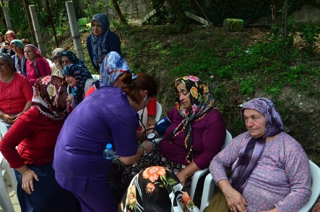ŞEHİDİN YAKINLARI İSE SİNİR KRİZİ GEÇİRDİ. (EMRAH YILDIZ - ONUR ALTINDAĞ/ZONGULDAK-İHA)