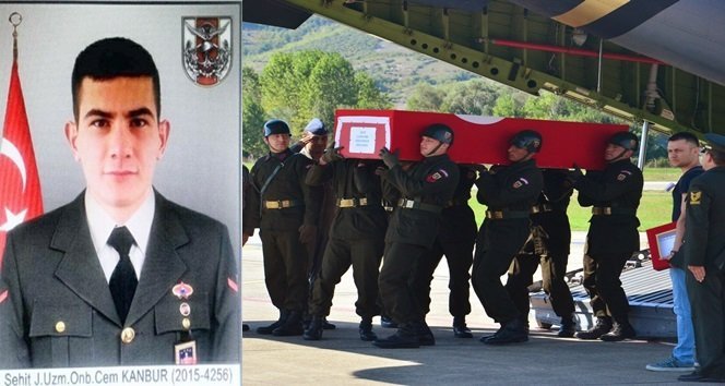 Şehit Uzman Onbaşı Cem Kanbur’un naaşı uçakla havalimanına getirildi