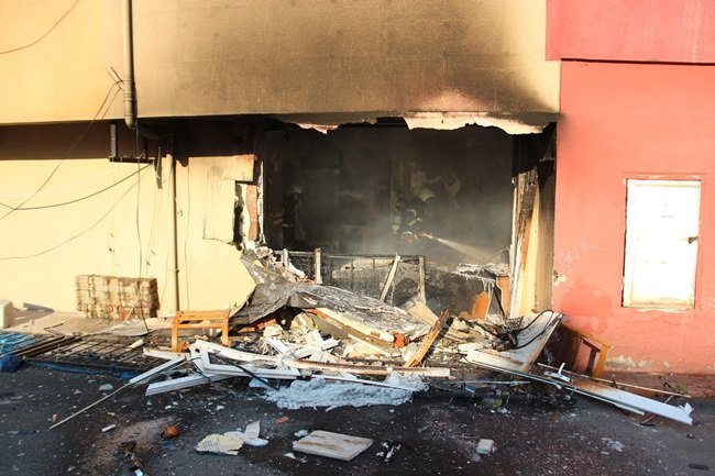 KDZ. EREĞLİ İLÇESİNDE MUTFAK TÜPLERİNİN PATLAMASI SONUCU BAZI EV, İŞ YERİ VE OTOMOBİLLERDE BÜYÜK ZARAR OLUŞTU. (VEDAT KILIÇ/ZONGULDAK-İHA)