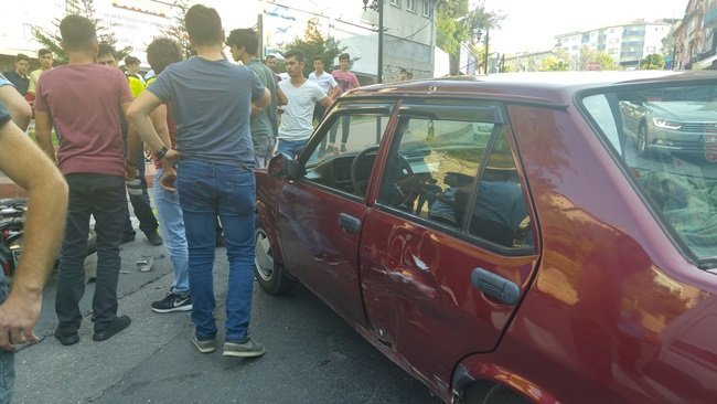 KDZ. EREĞLİ İLÇESİNDE MOTOSİKLET İLE OTOMOBİL ÇARPIŞTI. (VEDAT KILIÇ/ZONGULDAK-İHA)