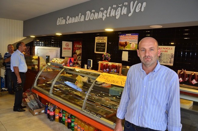 ZONGULDAK’TA KASAPLAR KURBAN BAYRAMI DOLAYISIYLA YOĞUN MESAİ HARCAMAYA DEVAM EDİYOR. (SERTAÇ ÖZDEMİR/ZONGULDAK-İHA)