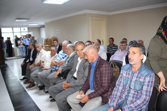 AK PARTİ ZONGULDAK MİLLETVEKİLLERİ HÜSEYİN ÖZBAKIR VE ÖZCAN ULUPINAR PARTİ BİNASINDA PARTİLİLERLE BAYRAMLAŞTI. (VEDAT KILIÇ/ZONGULDAK-İHA)